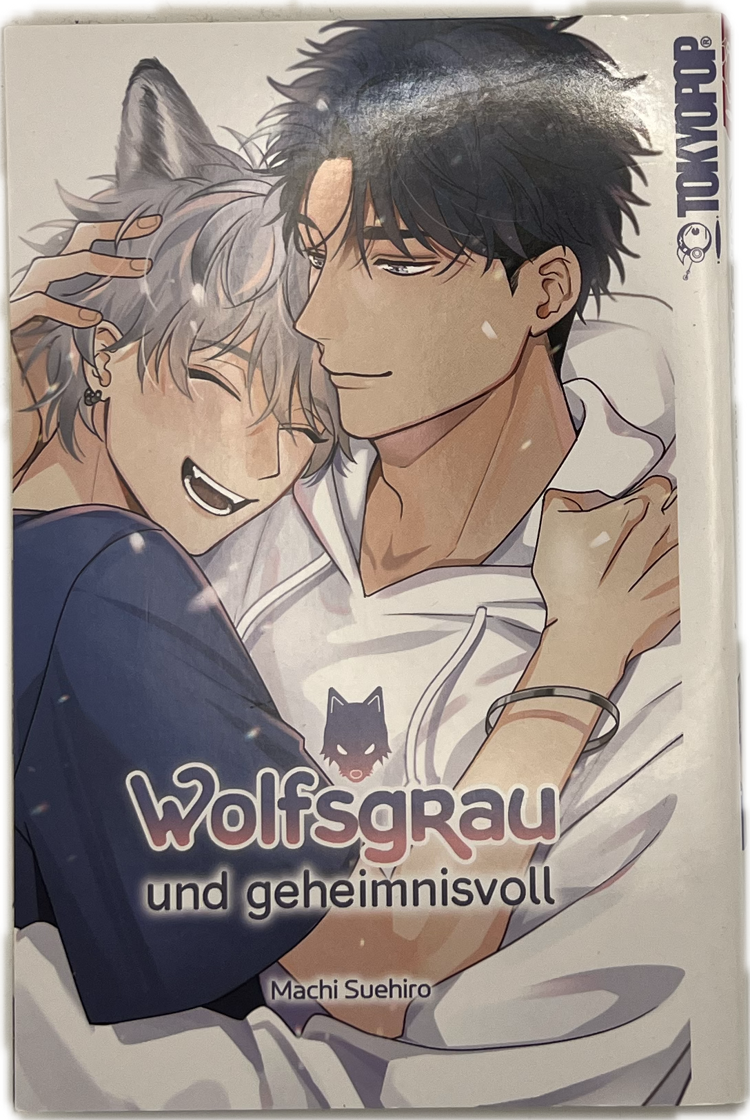 Wolfsgrau und Geheimnisvoll